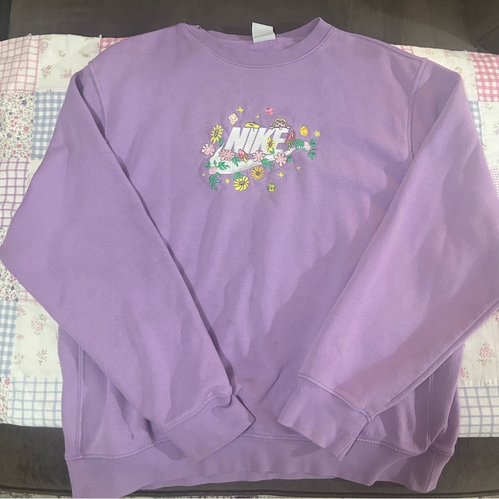 Nike Embroidered Crewneck Sweatshirt